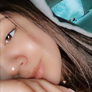 Meet your Posher, Eva